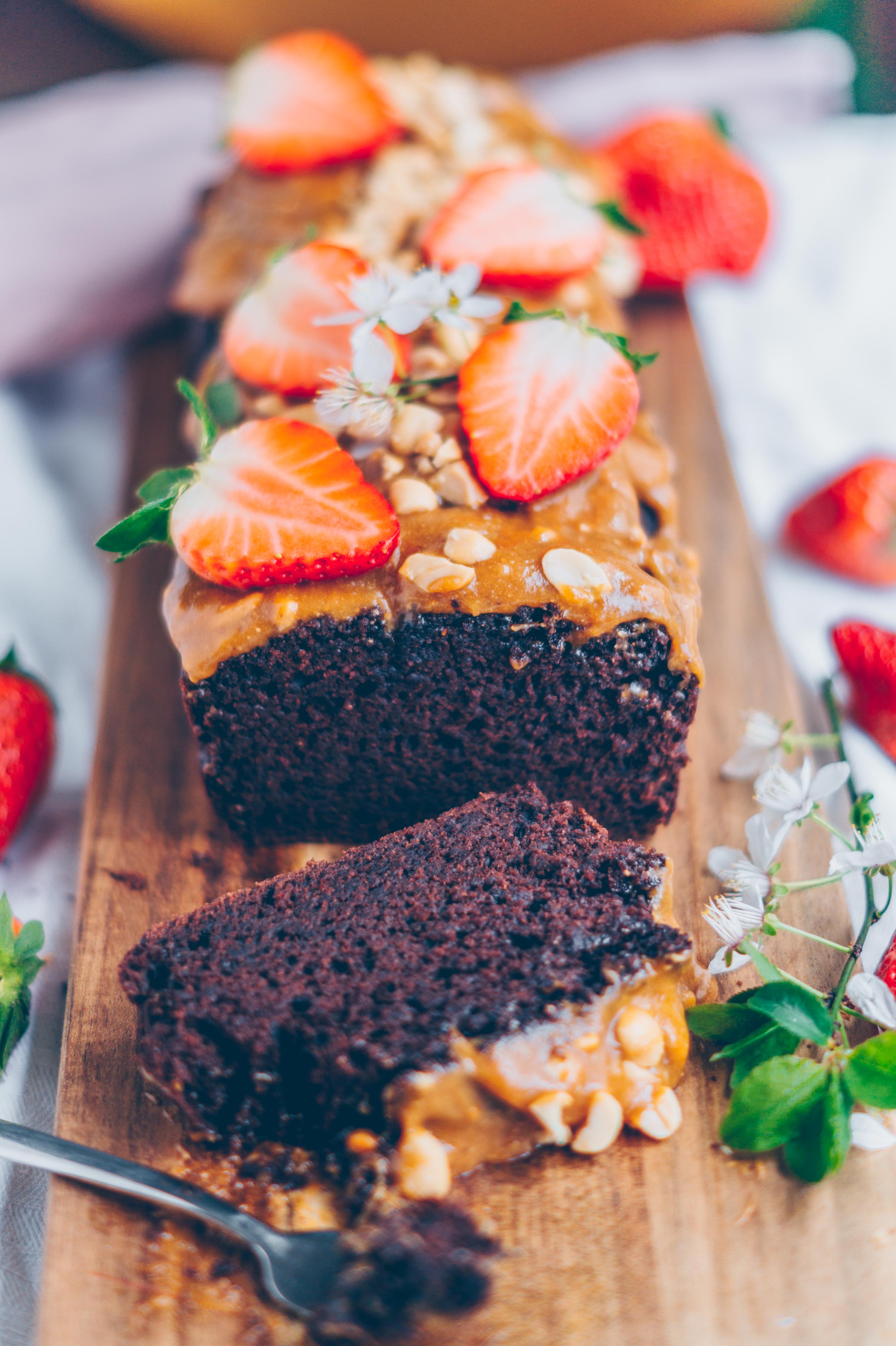 Schokoladenkuchen mit Erdnussbutter-Karamellsauce - Klara`s Life