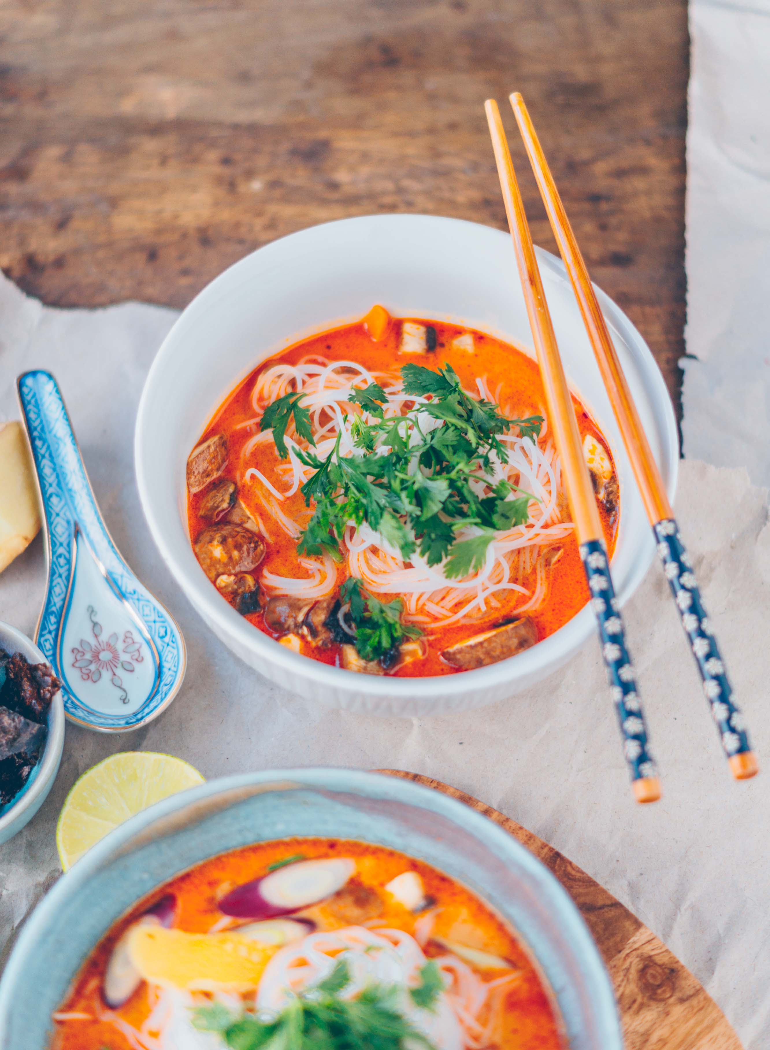 Scharfe asiatische Siam Suppe mit Kokosmilch (vegan) - Klara`s Life