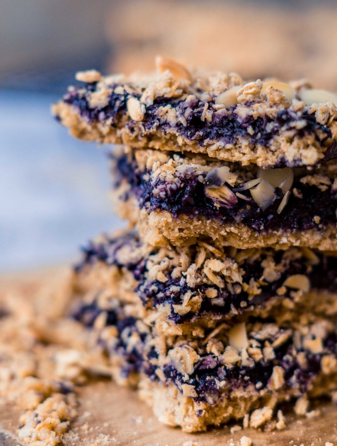 Heidelbeer Haferflocken Bars