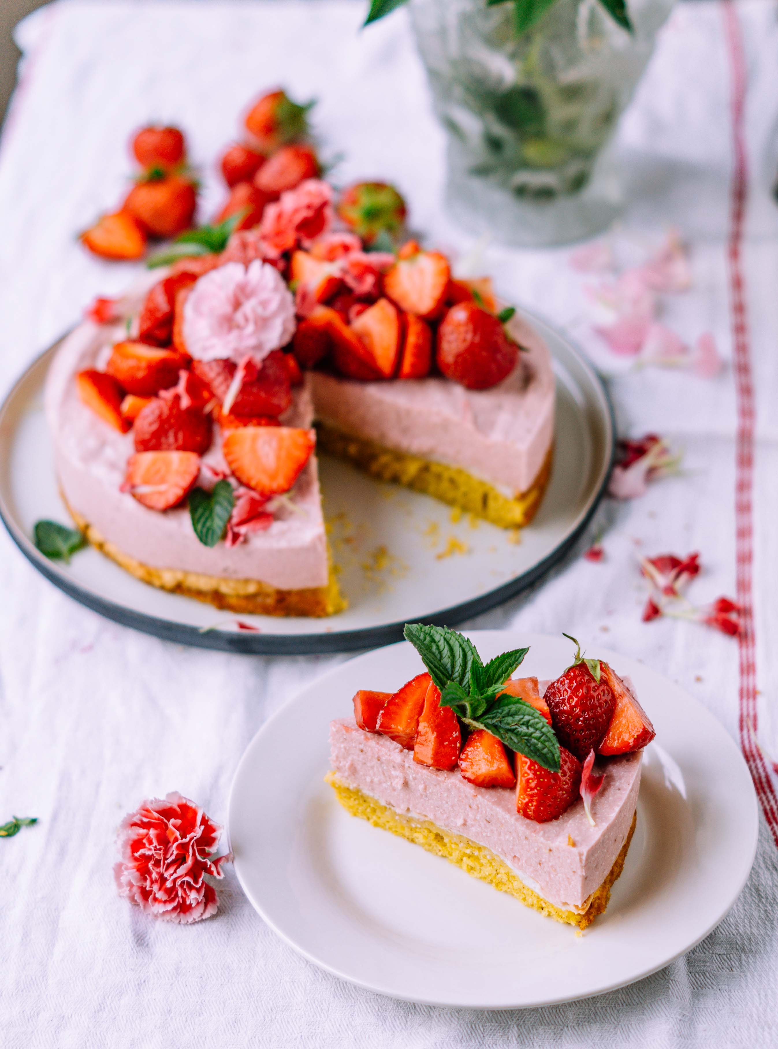 strawberry meringue cake