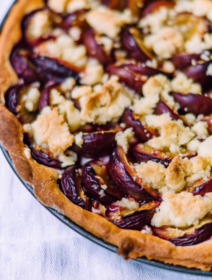 Zwetschgenkuchen mit Hefeteig