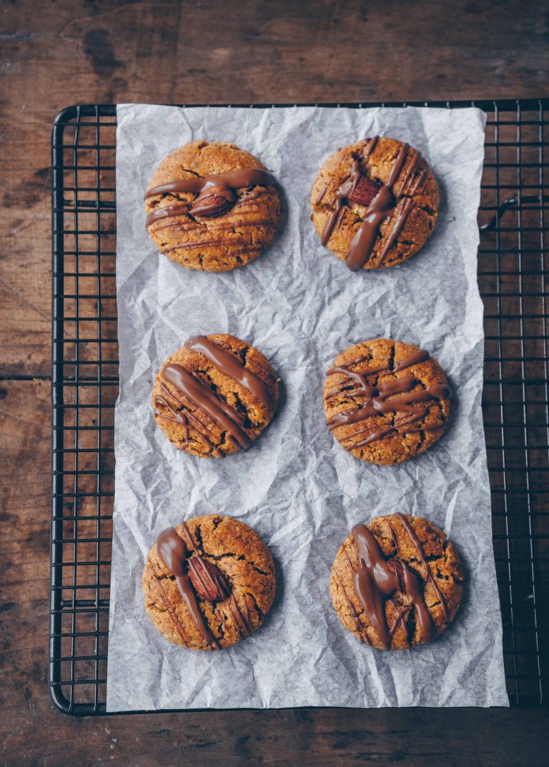 Vegan Chewy Almond Cookies - Klara`s Life