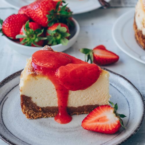 New York Cheesecake with strawberries - Klara`s Life