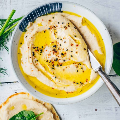Weiße Bohnen Dip auf Fladenbrot mit geröstetem Spargel - Klara`s Life Weiße Bohnen Dip auf Fladenbrot mit geröstetem Spargel - Klara`s Life