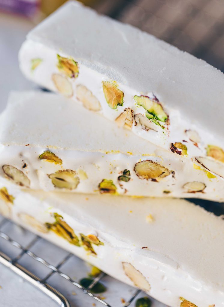 Weißer Nougat mit Mandeln & Pistazien | enthält Werbung - Klara`s Life Weißer Nougat mit Mandeln & Pistazien | enthält Werbung - Klara`s Life