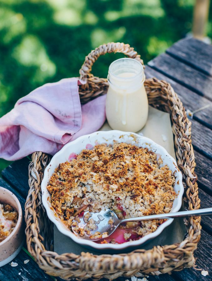 Apfel & Rhabarber Crumble