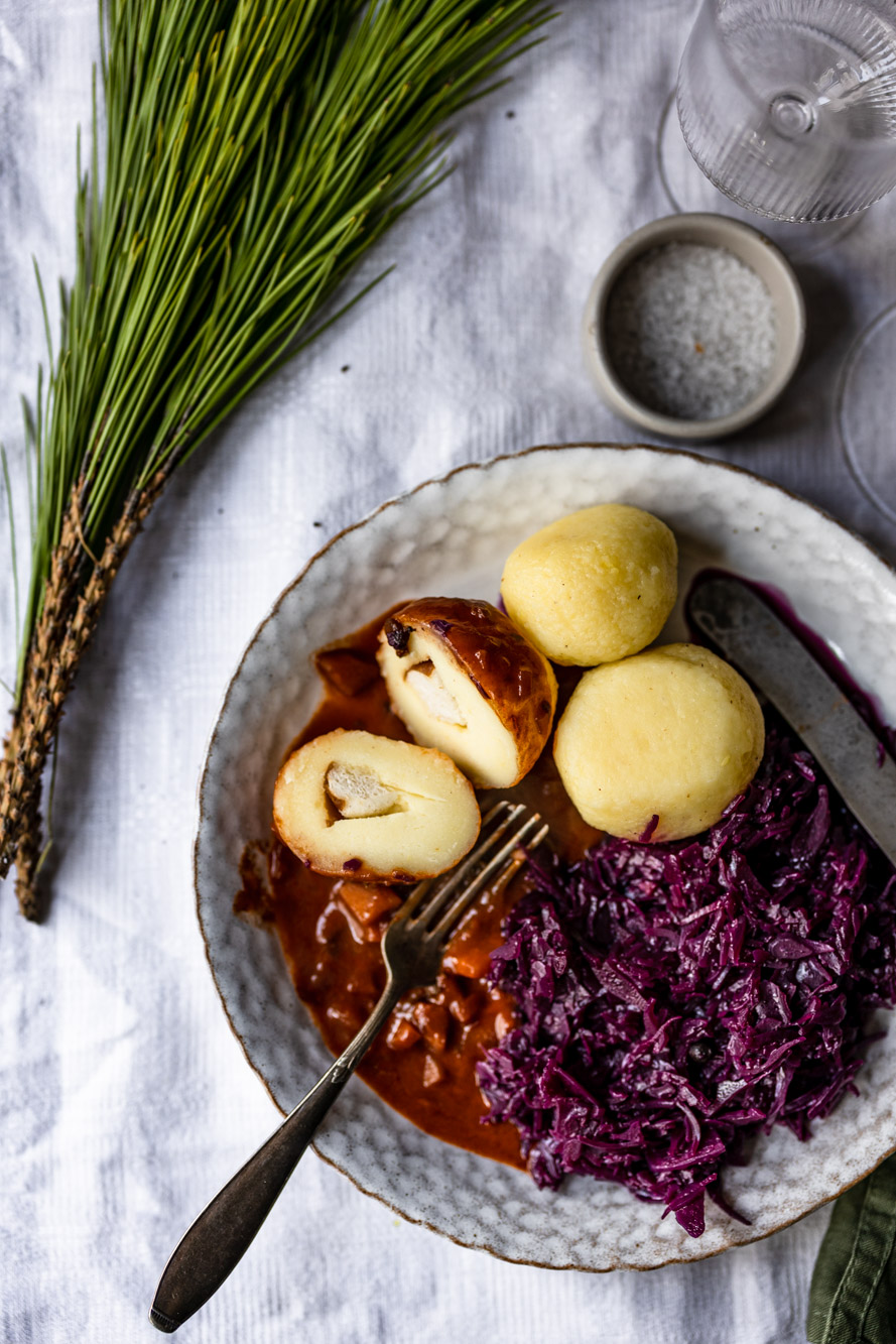 Vegane Bratensauce mit Kartoffelklöße und Rotkraut - Klara`s Life