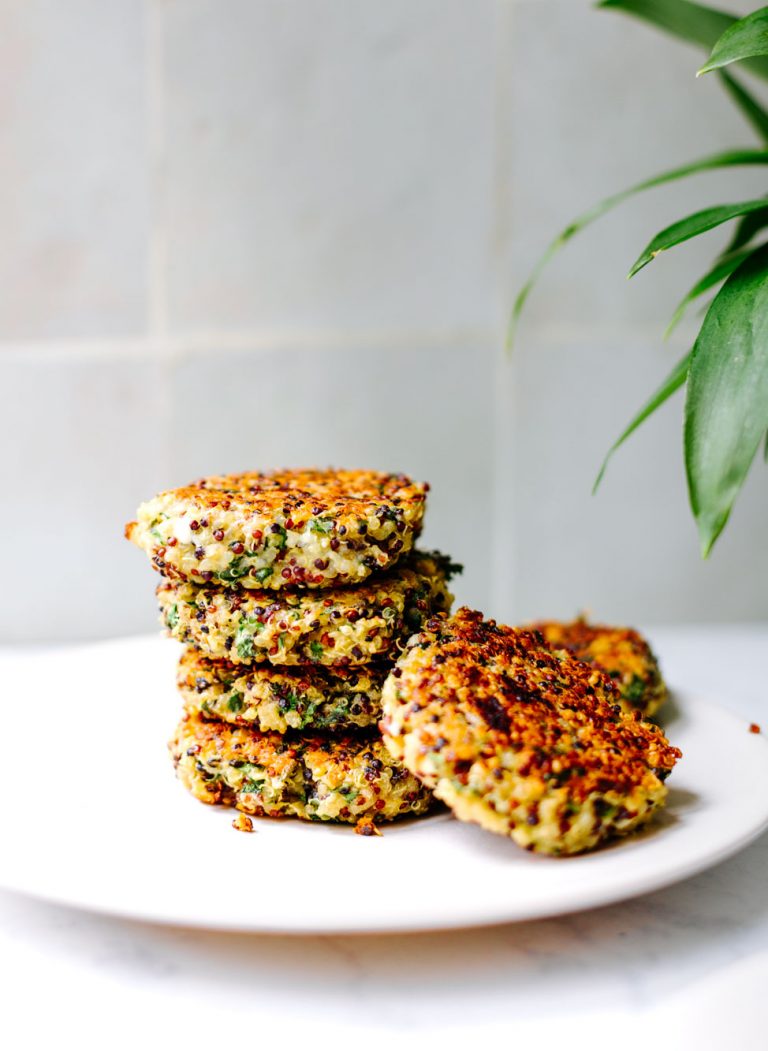 Quinoa Bratlinge mit einem Joghurt Kräuter Dip - Klara`s Life